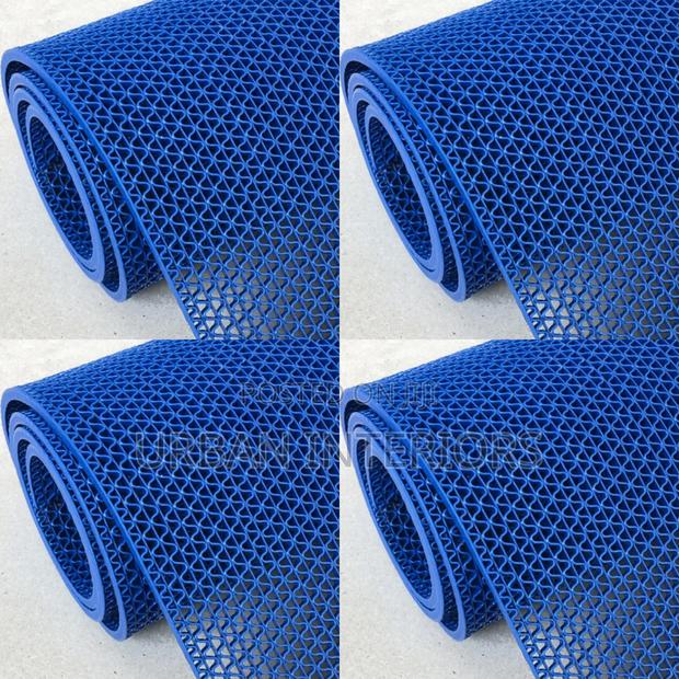 Blue Non-Slip Safety Flooring Blue Non-Slip Safety Flooring