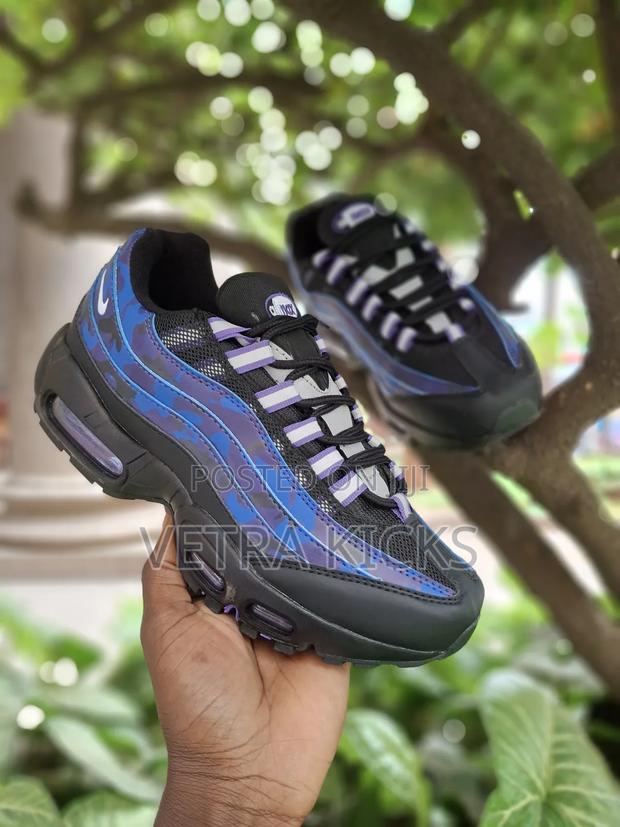 Nike Air Max 95 Blue • Trendy Streetwear Sneakers