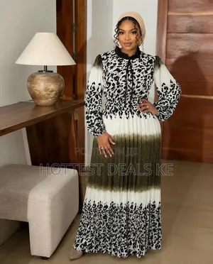 Patterned Luxury Maxi Dress With Pleated Details