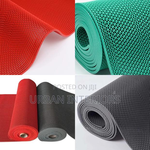 Anti-Slip Perforated Mats for Heavy Traffic Anti-Slip Perforated Mats