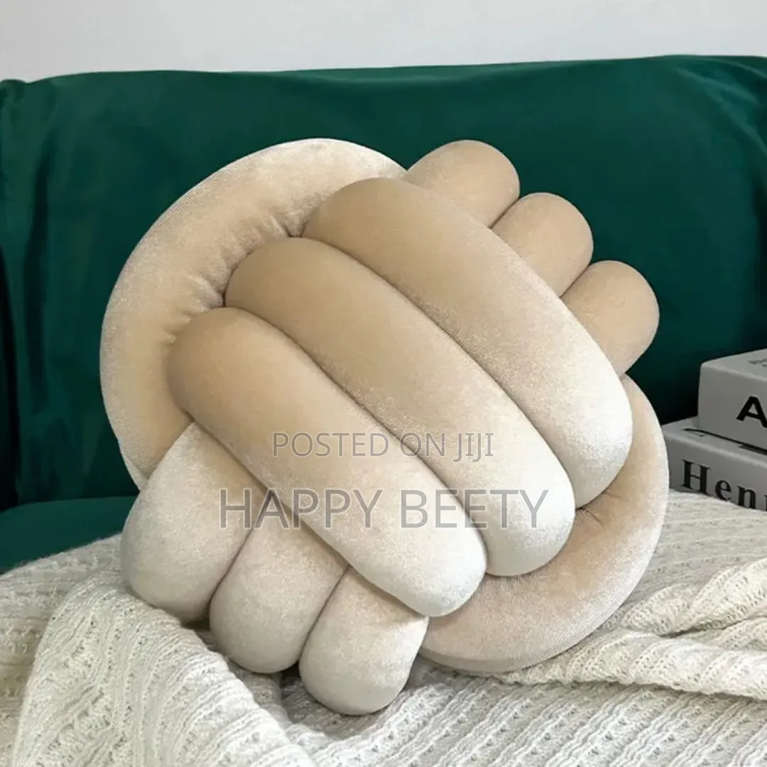 30 Cm Hand Wooven Soft Knot Ball Pillows for Living Room