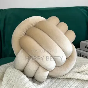 30 Cm Hand Wooven Soft Knot Ball Pillows for Living Room
