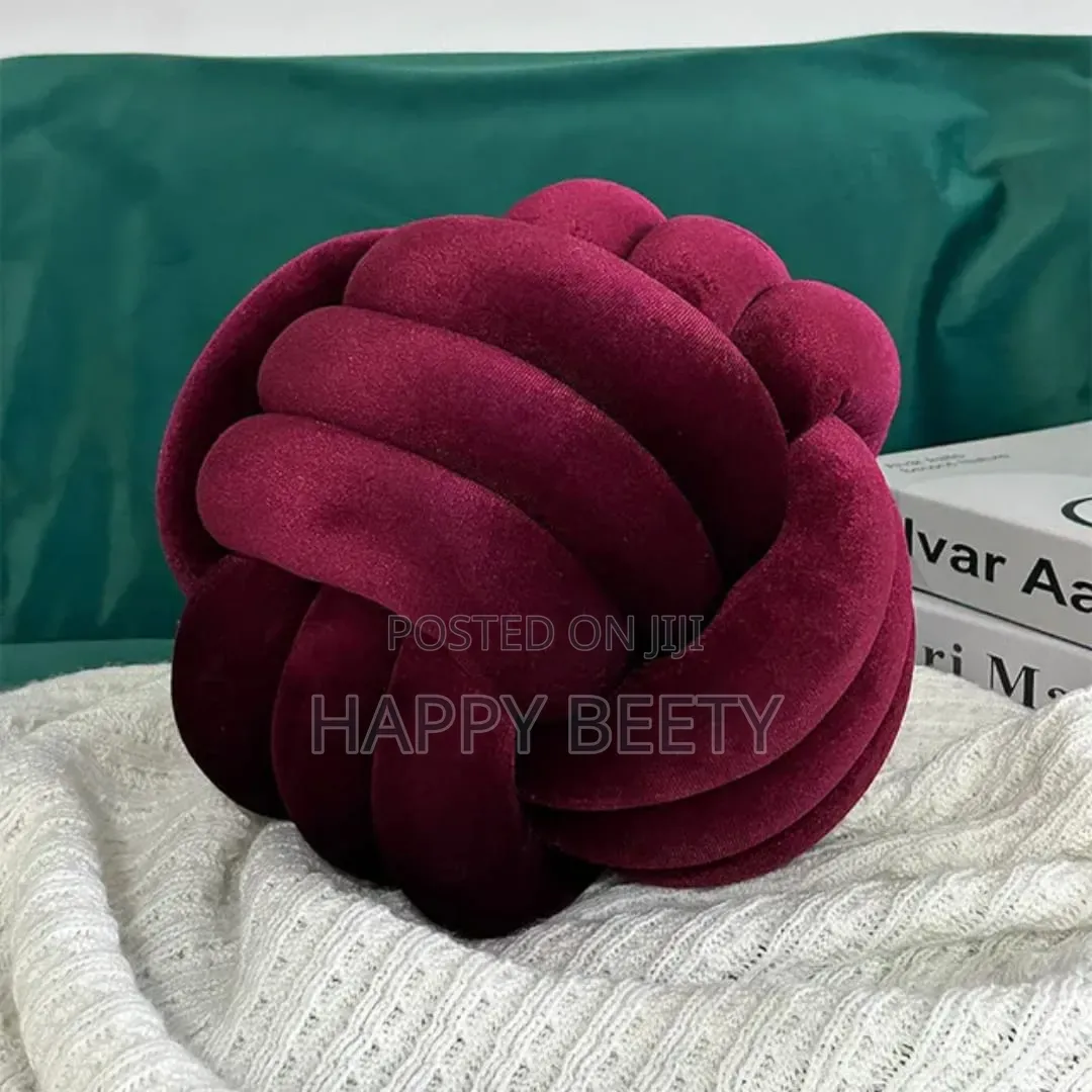 30 Cm Hand Wooven Soft Knot Ball Pillows for Living Room