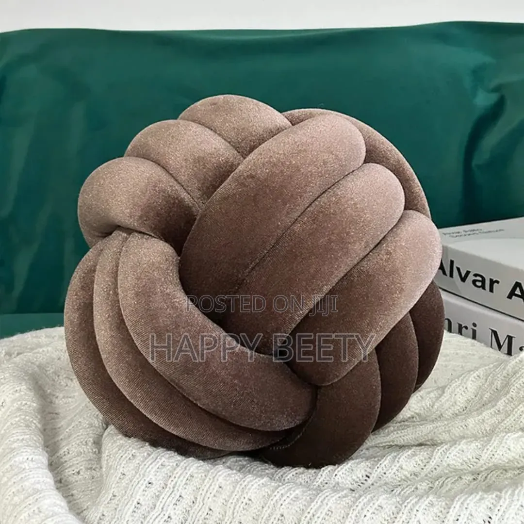 30 Cm Hand Wooven Soft Knot Ball Pillows for Living Room