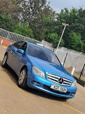 Mercedes-Benz C200 2011 Blue