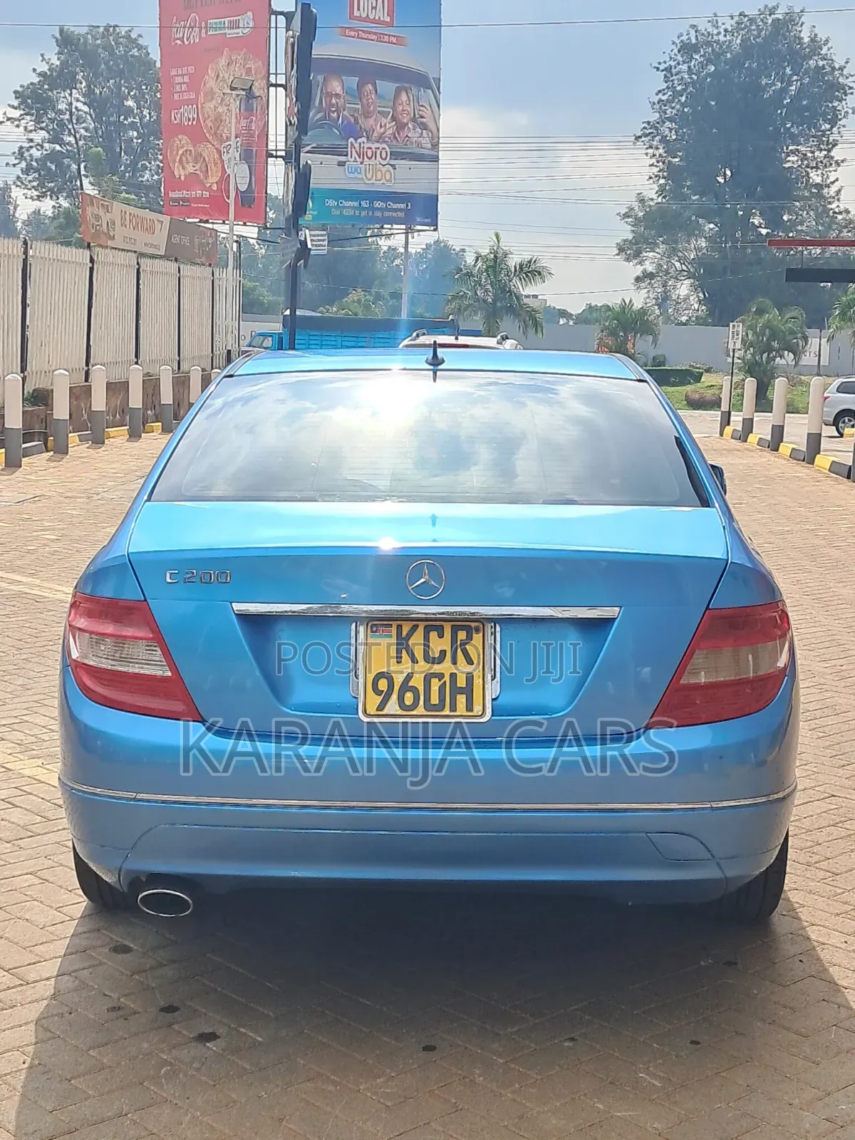 Mercedes-Benz C200 2011 Blue