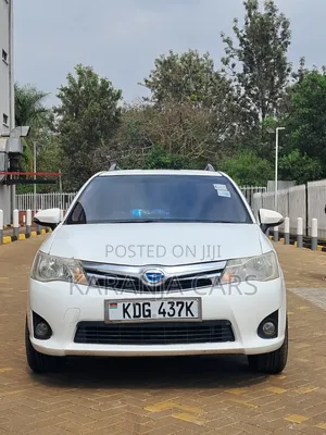 Toyota Corolla Fielder 1.5 Hybrid FWD 2014 White
