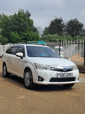 Toyota Corolla Fielder 1.5 Hybrid FWD 2014 White