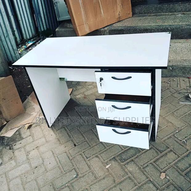 Modern 1m Study Table Nairobi – Compact Functional Design