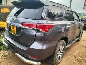 Toyota Fortuner 2014 Silver