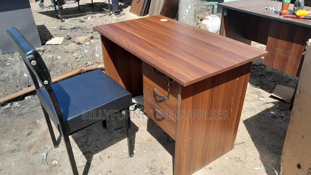 Minimalist 1m Study Desk Nairobi – Elegant Functional Design