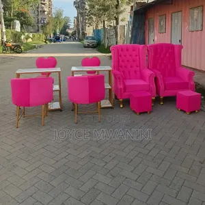 2 Pedicure Seats and 2 Manicure Sets, Ho