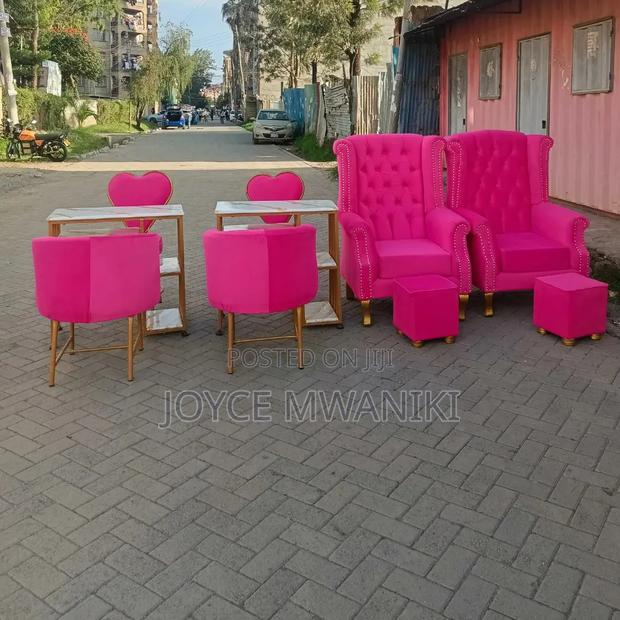 2 Pedicure Seats and 2 Manicure Sets, Ho - thumbnail 2