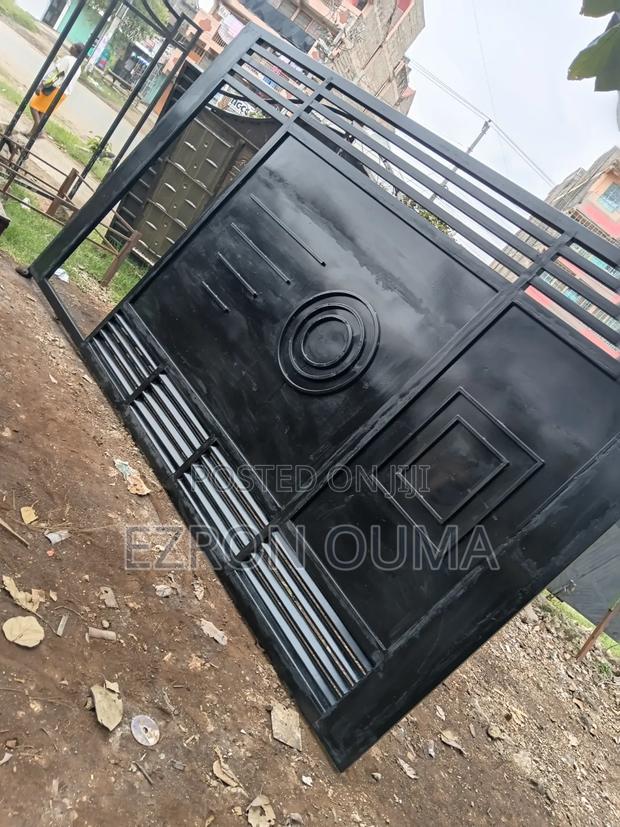 Sliding Gate - main view