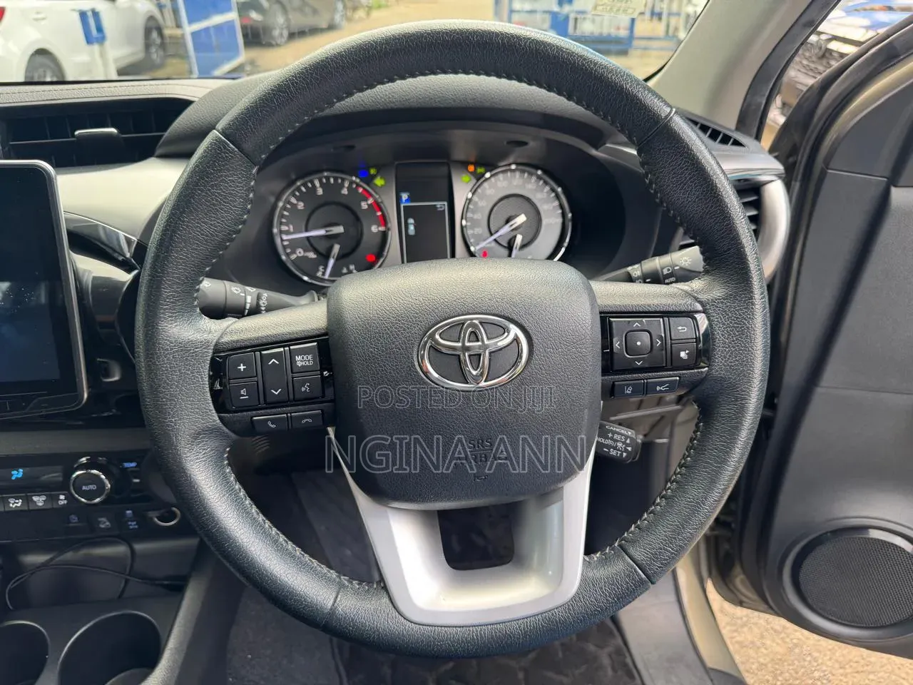 Toyota Hilux 2020 Ivory
