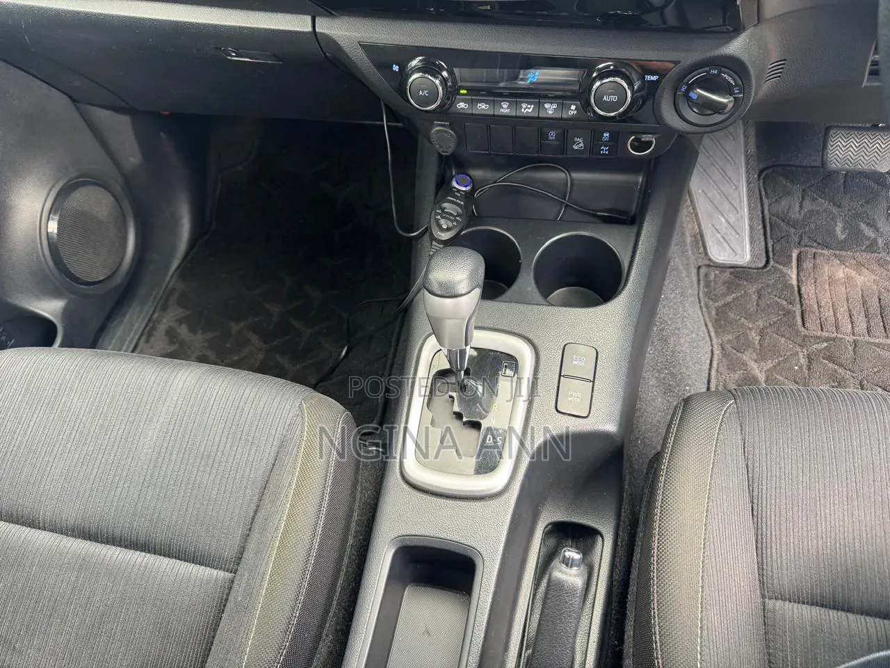 Toyota Hilux 2020 Ivory