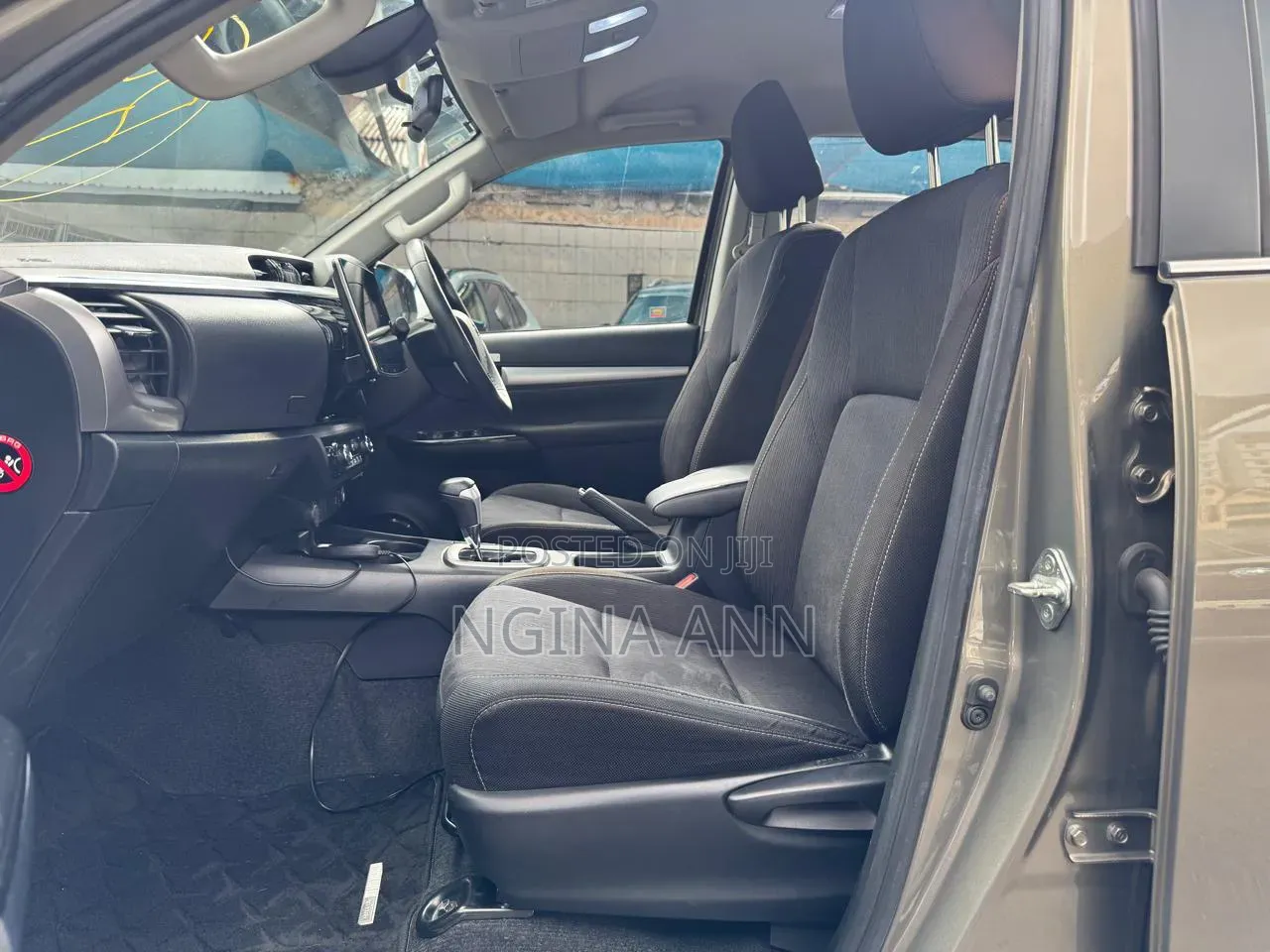Toyota Hilux 2020 Ivory
