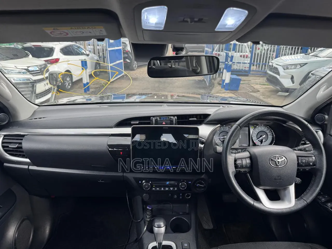 Toyota Hilux 2020 Ivory