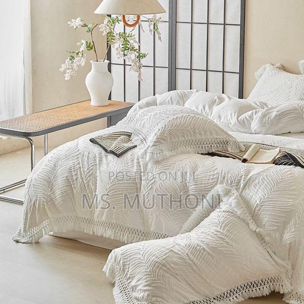  King Size Premium 4-Piece Duvet Cover Set - thumbnail 2