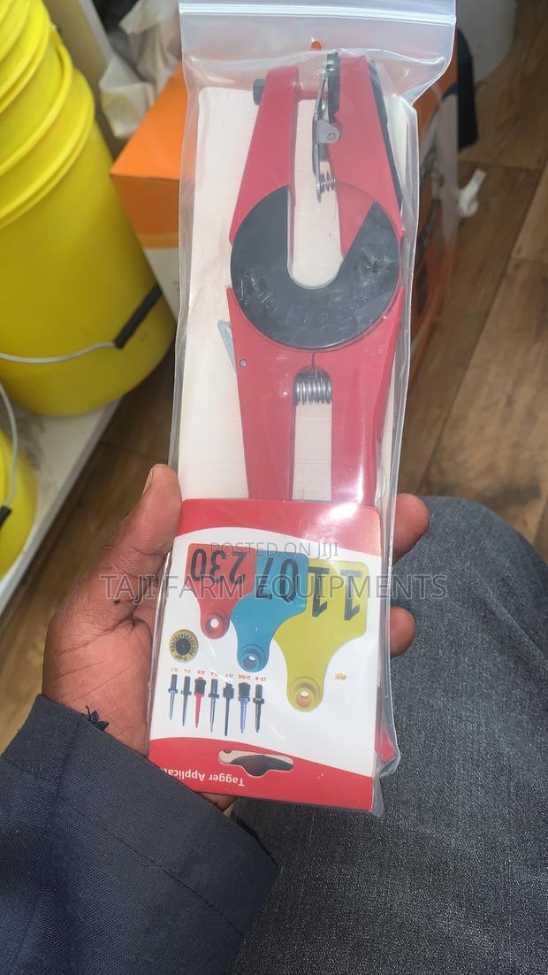 Universal Eartags Applicator Now Available!
