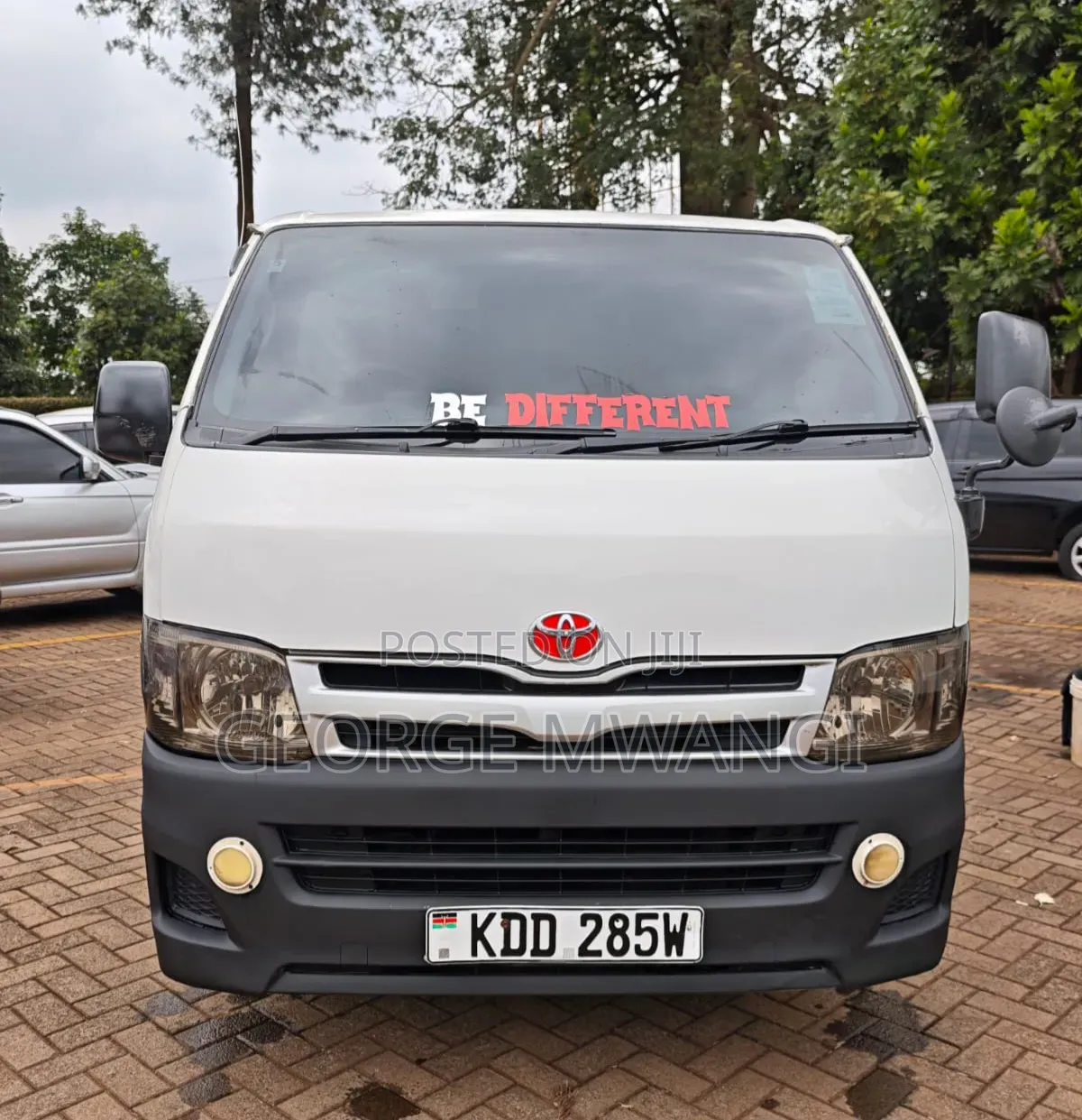 Toyota HiAce 2013 White
