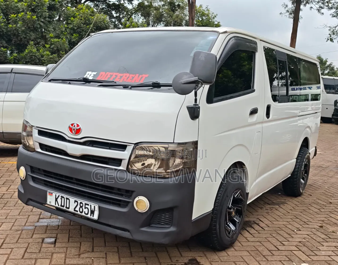 Toyota HiAce 2013 White
