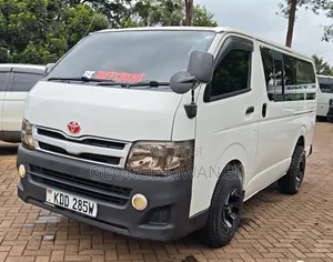 Toyota HiAce 2013 White