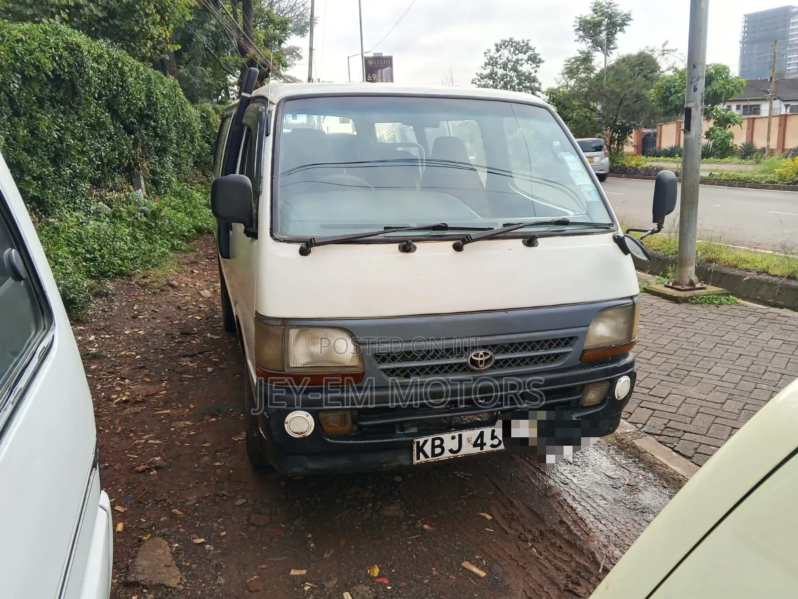 Toyota HiAce 1999 White