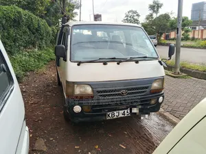 Toyota HiAce 1999 White