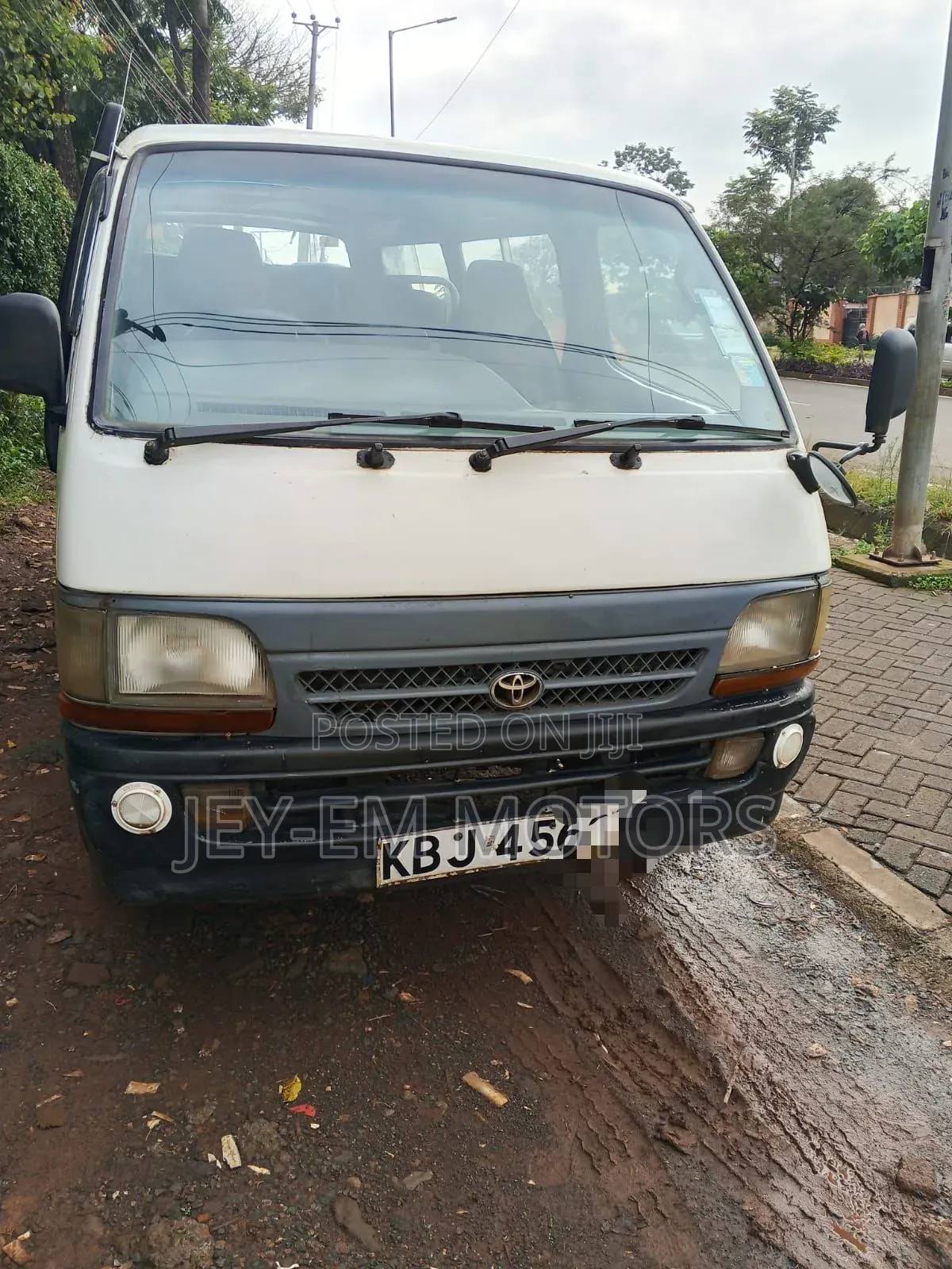 Toyota HiAce 1999 White