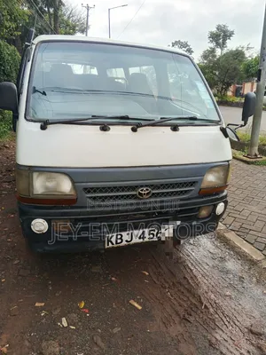 Toyota HiAce 1999 White