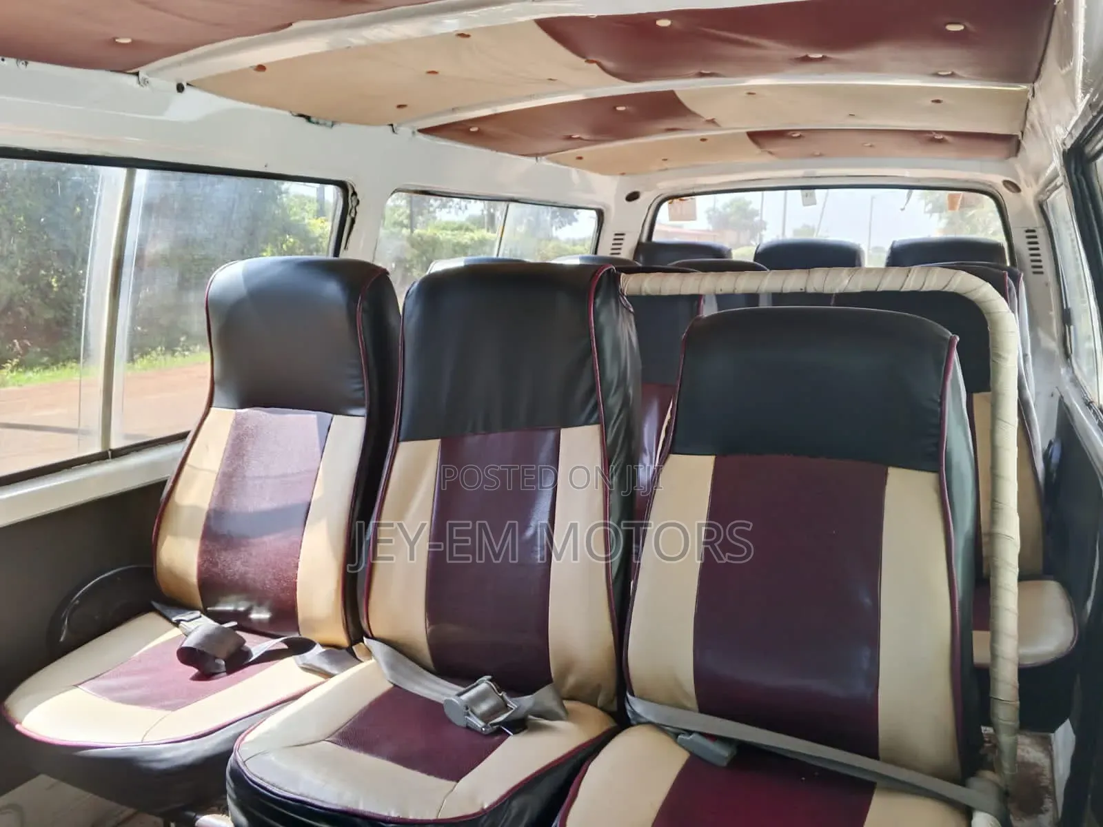 Toyota HiAce 1999 White