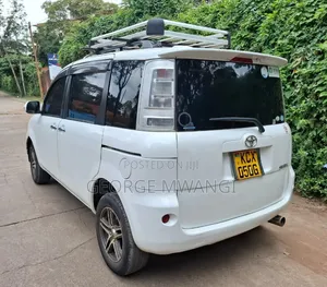 Toyota Sienta 2012 White