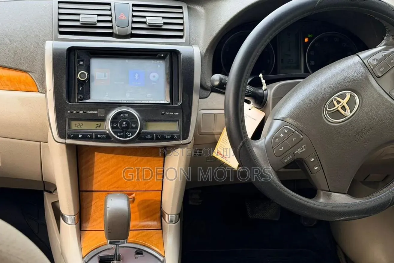 Toyota Premio 2010 Silver