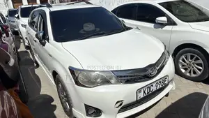 Toyota Corolla Fielder 1.5 Hybrid FWD 2015 White