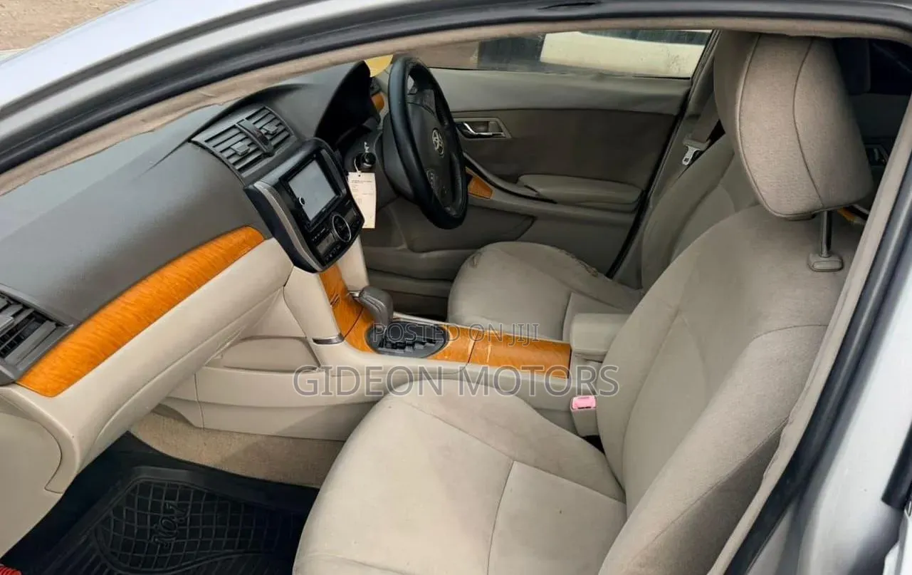 Toyota Premio 2010 Silver
