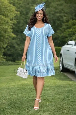 Mixed Stripped Dress With a Hem