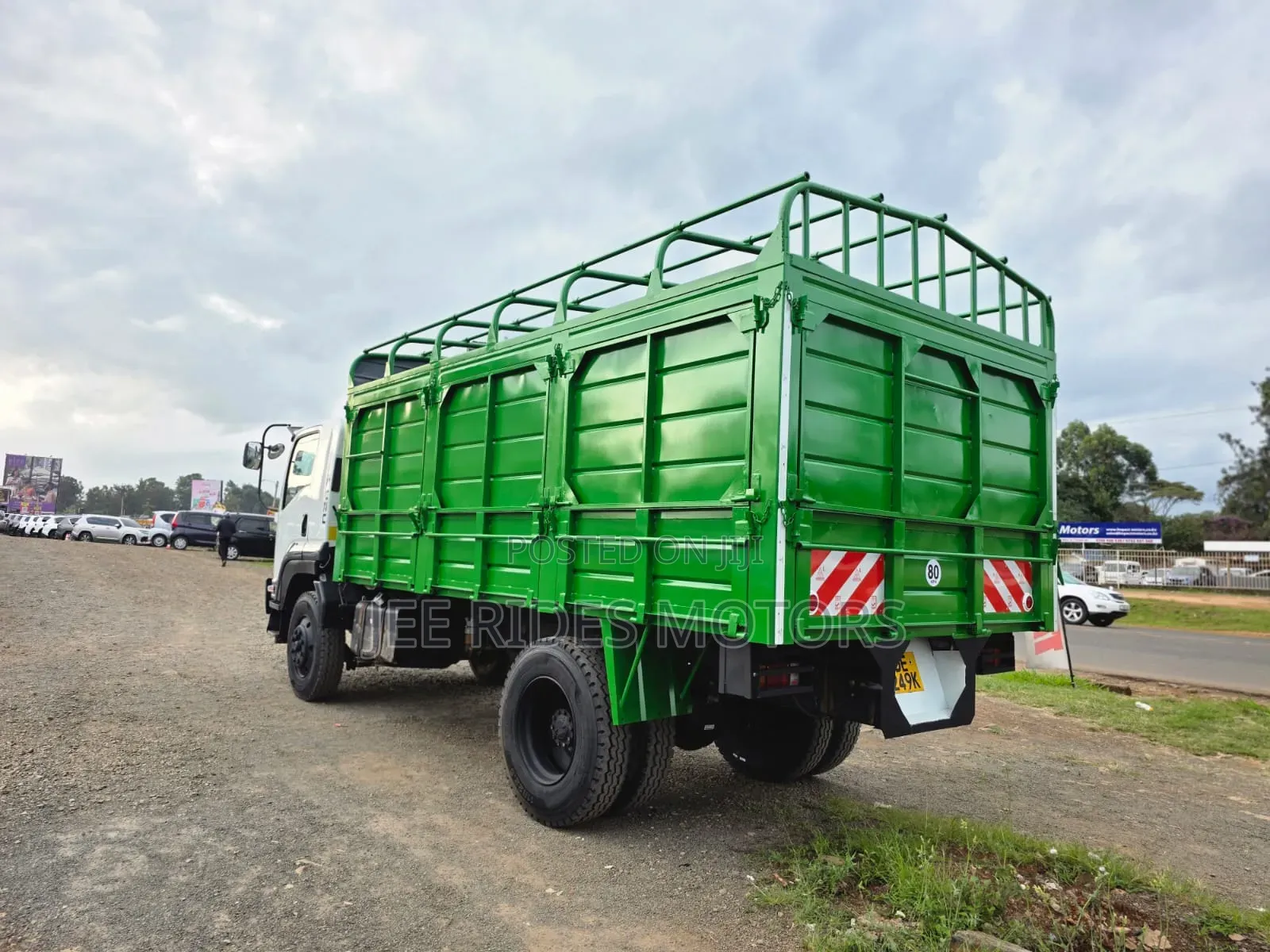 Isyzu FTR 2021 White