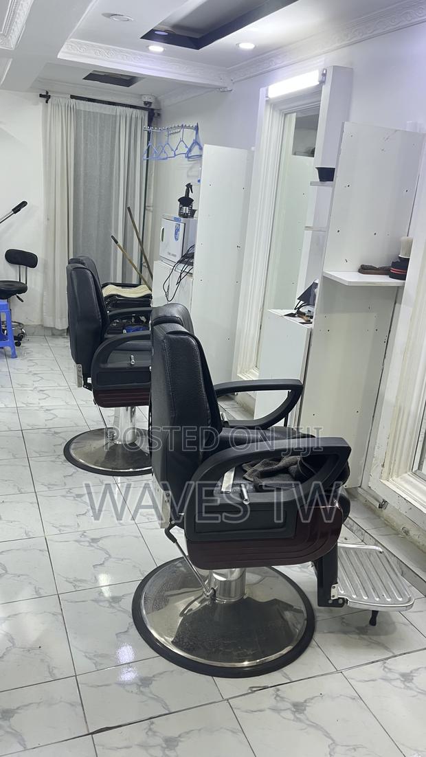 The Waves Barbershop Spa - main view
