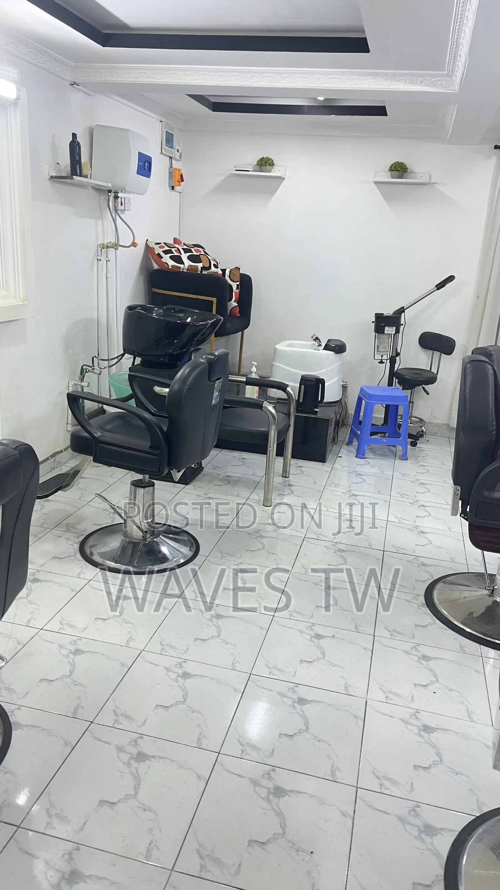 The Waves Barbershop Spa