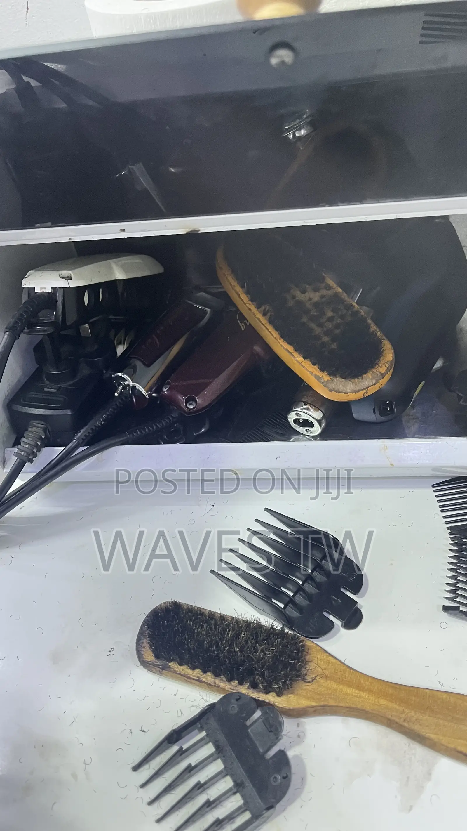 The Waves Barbershop Spa