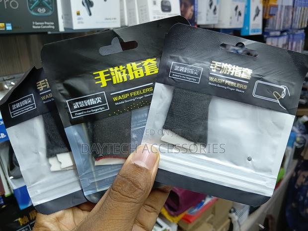 Wasp Feelers Mobile Gaming Finger Sleeves. - thumbnail 3