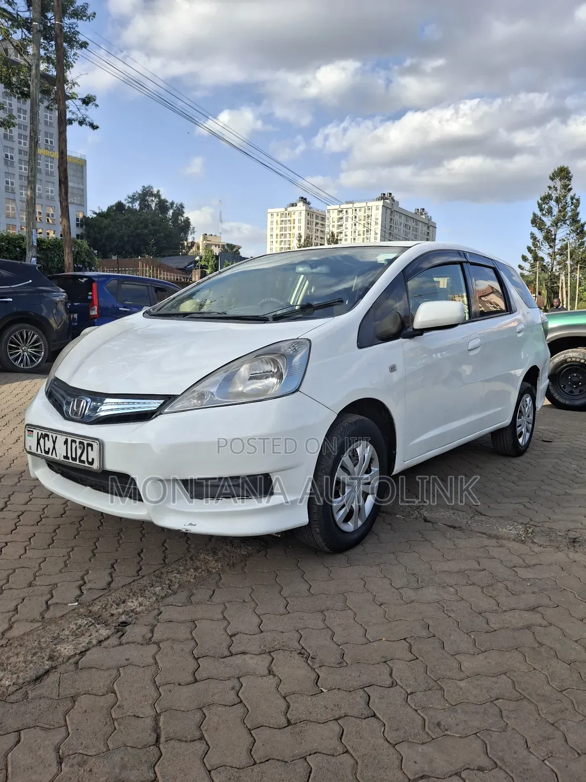 Honda Fit Shuttle 1.3 Hybrid 2WD 2013 White