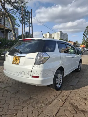 Honda Fit Shuttle 1.3 Hybrid 2WD 2013 White