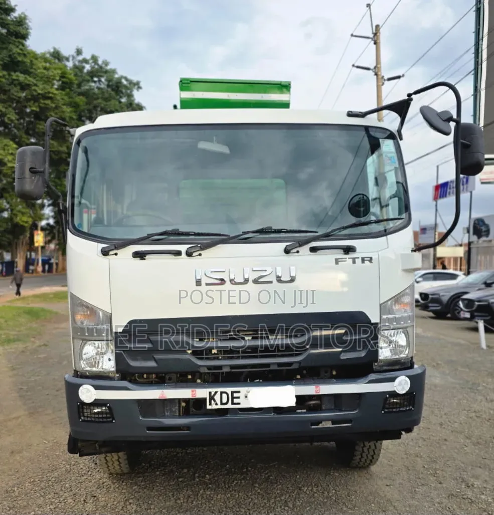 Isyzu FTR 2021 White