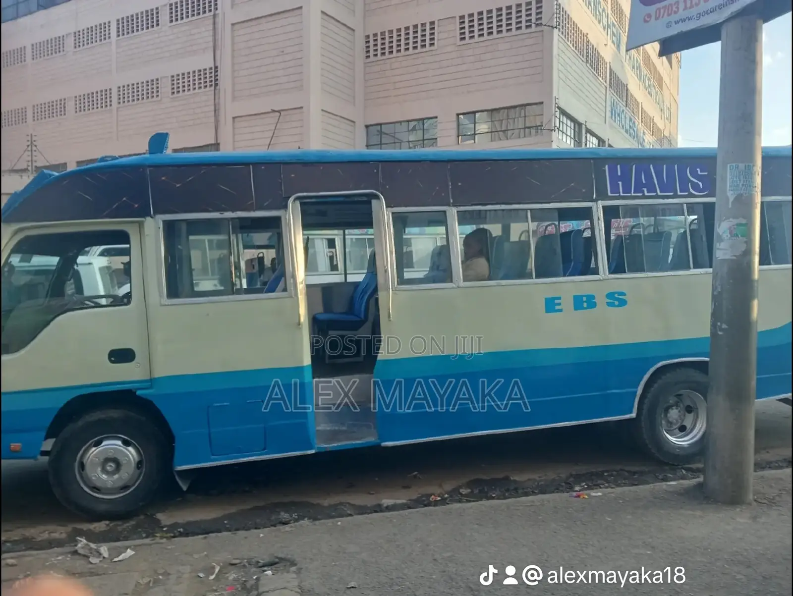 Isuzu NQR 2010 Blue