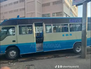 Isuzu NQR 2010 Blue