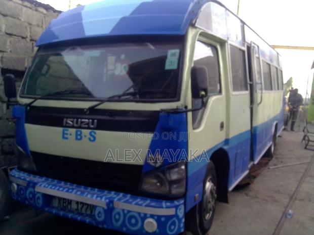 Isuzu NQR 2010 Blue - thumbnail 3