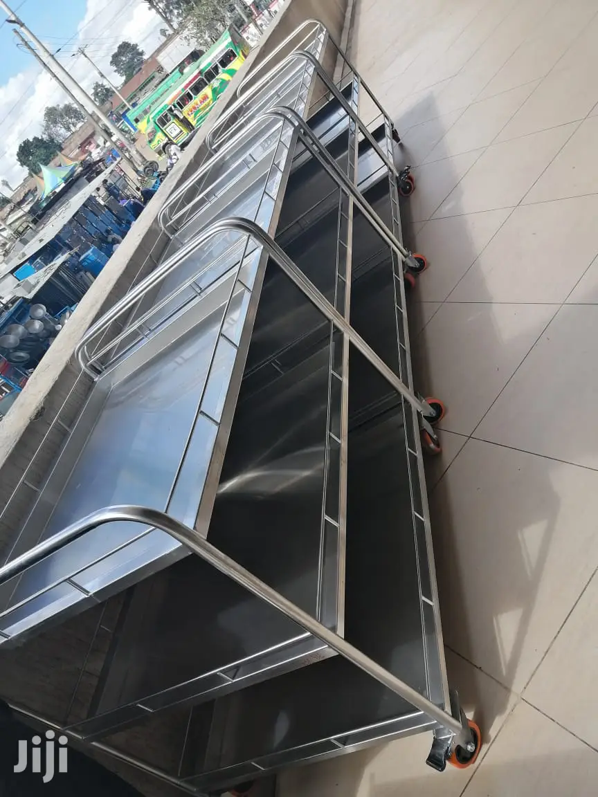 Serving Food And Hospital Trolleys All Types
