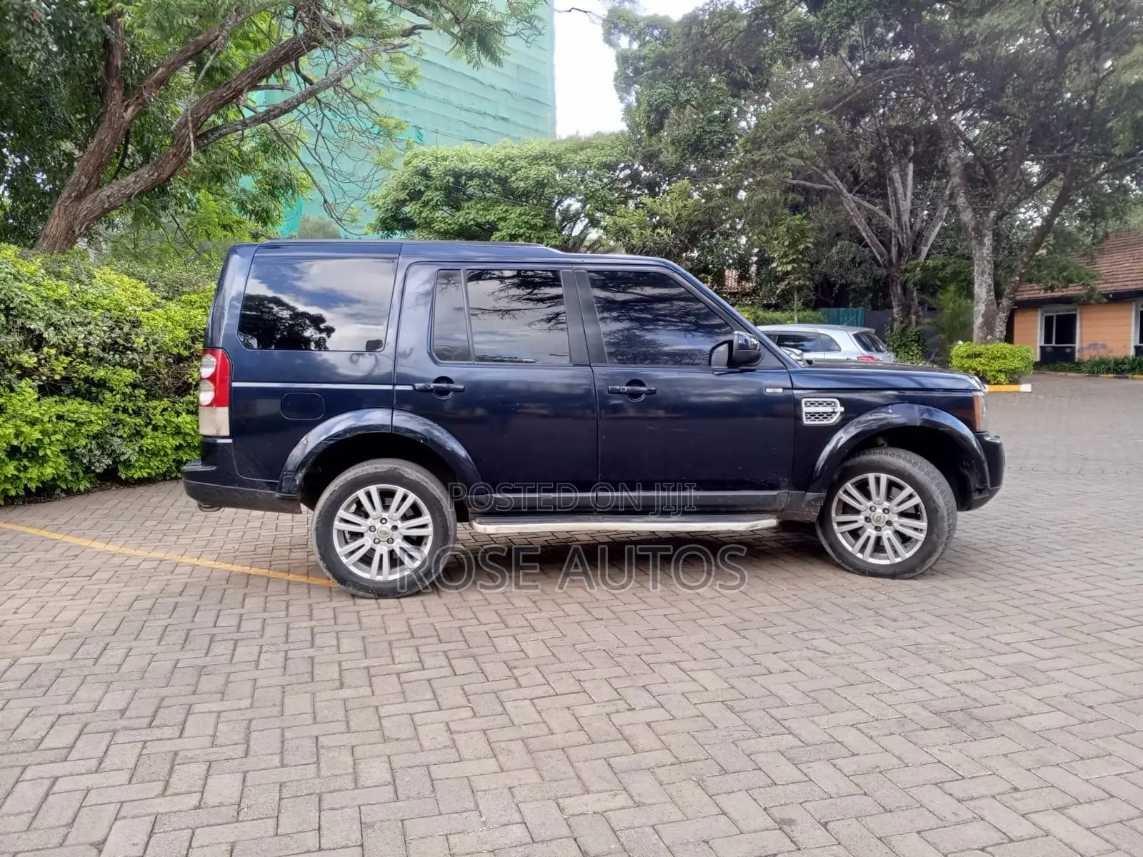 Land Rover Discovery 2012 Blue